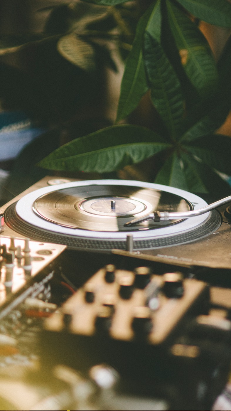 mōris listening session